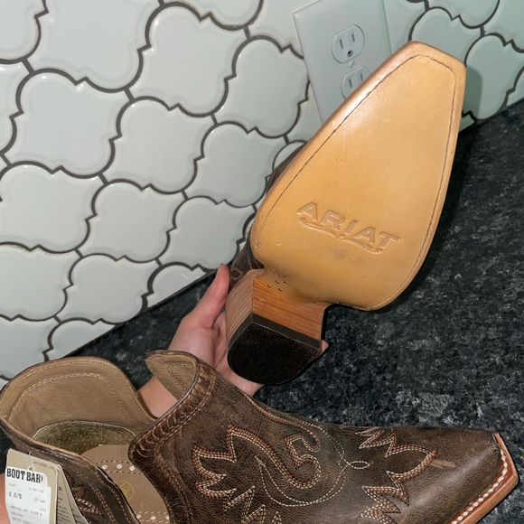 Ariat boots •NEW• - Picture 2 of 2